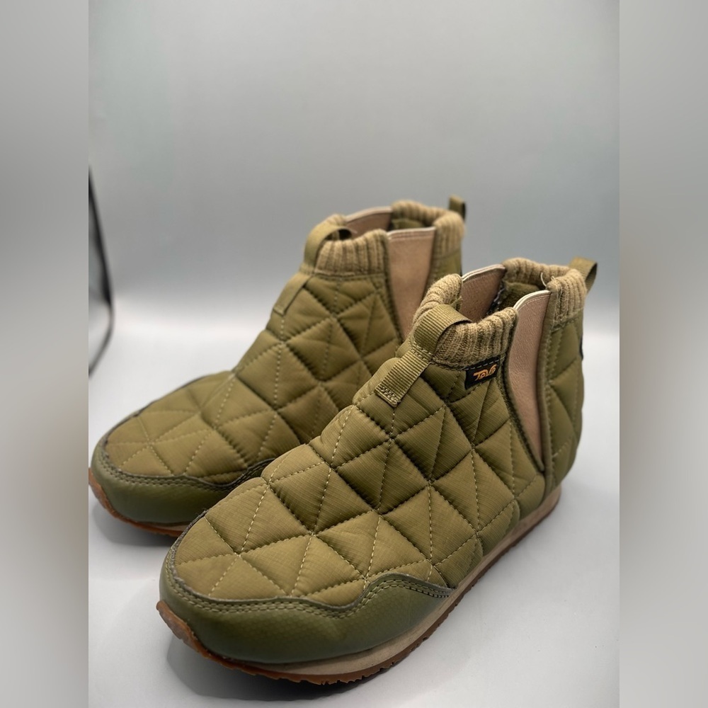Teva Women's Sneaker Ember Mid Boots, Size 5 View 2